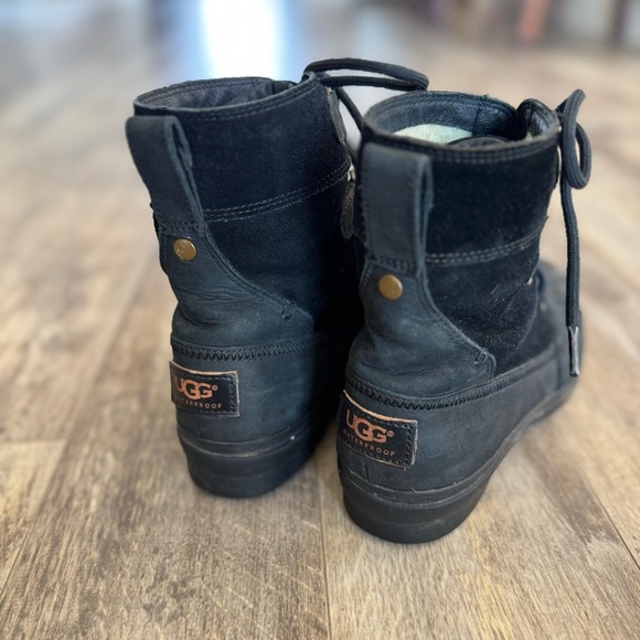 UGG Australia AZARIA Stout LEATHER SHEEPSKIN WATERPROOF DUCK BOOTS - Picture 4 of 12